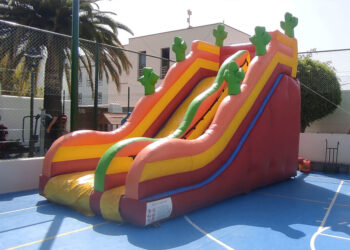 castillo-hinchable-grande-eventoscolorines